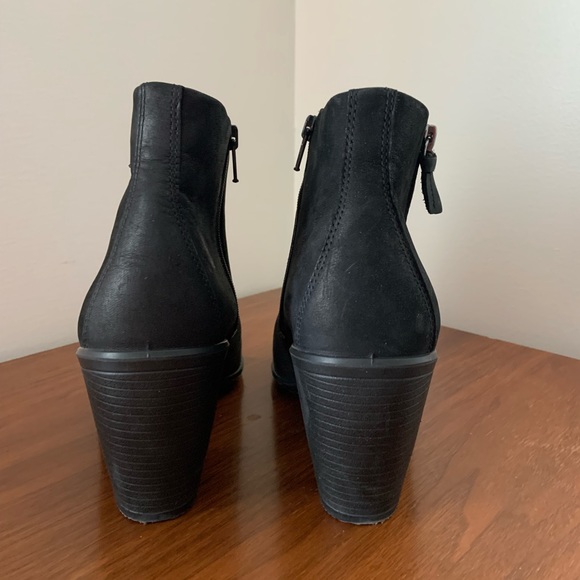 Ecco Ankle Boots - Picture 3 of 8